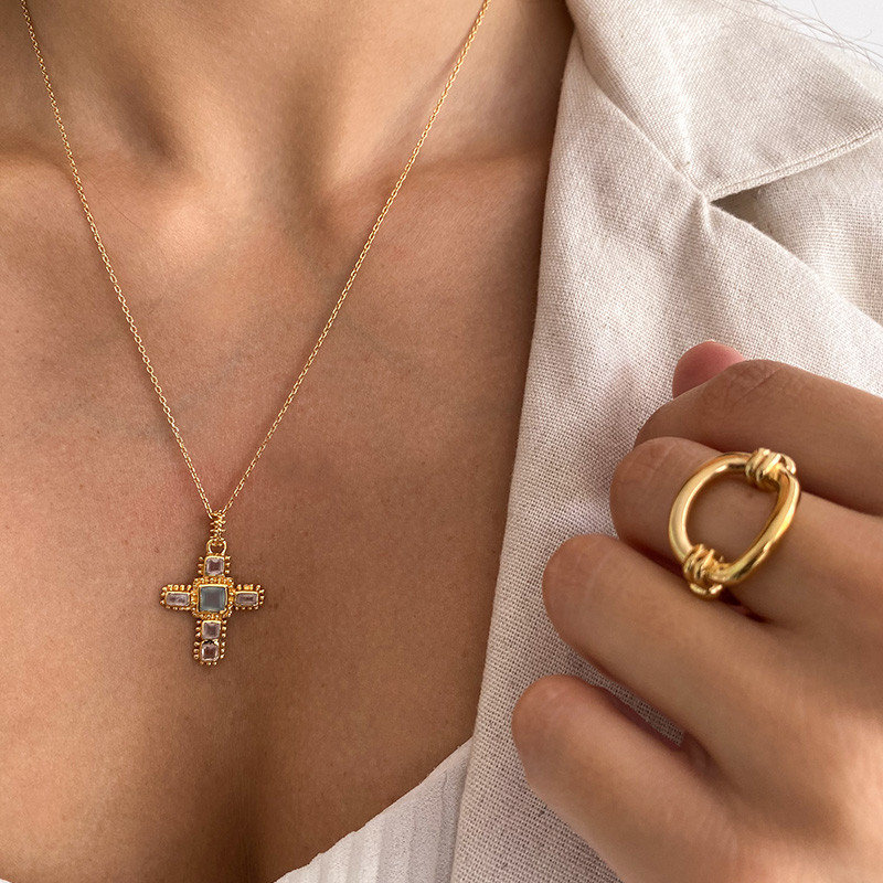 Collier Plaqué Or Croix Aqua et Quartz Rose