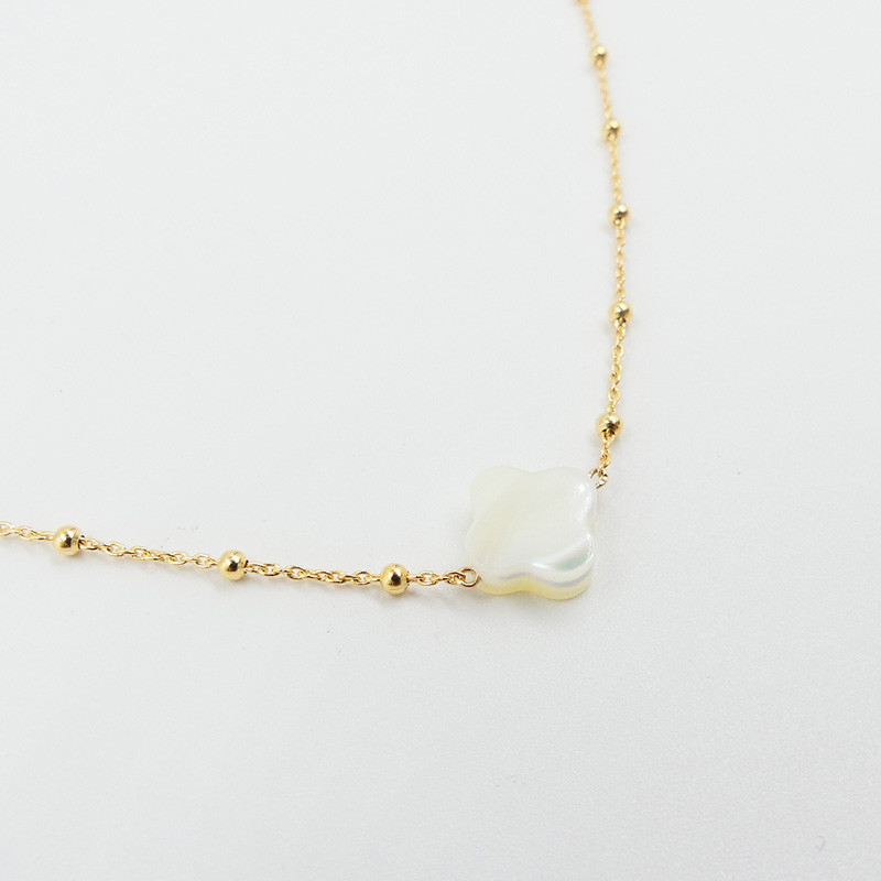 Collier Plaqué Or Trèfle en Nacre