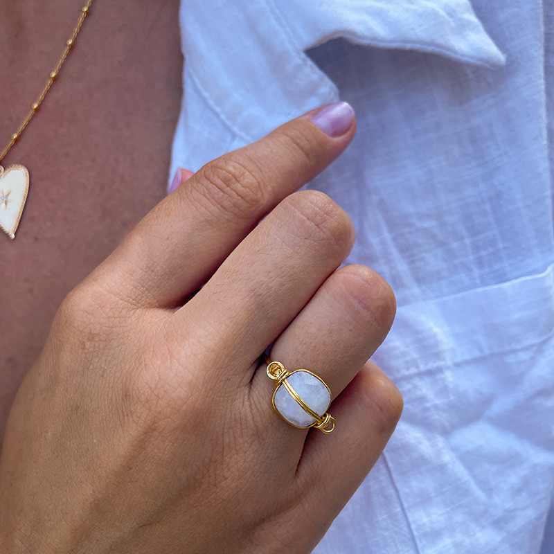 Bague Dorée Pierre de lune vintage