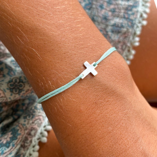 Bracelet cordon enfant croix