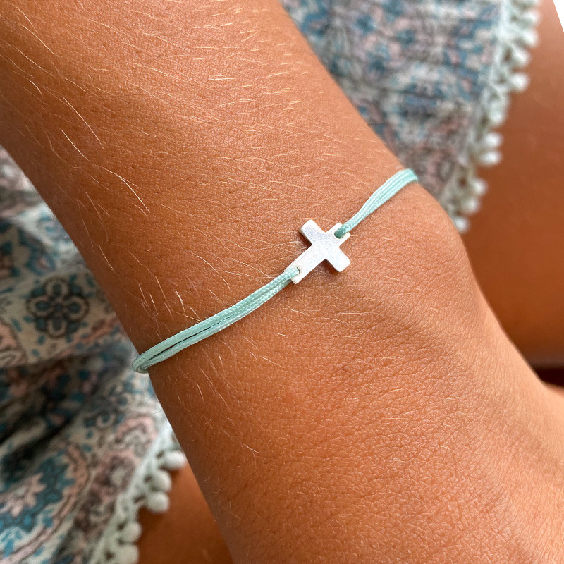 Bracelet cordon enfant croix