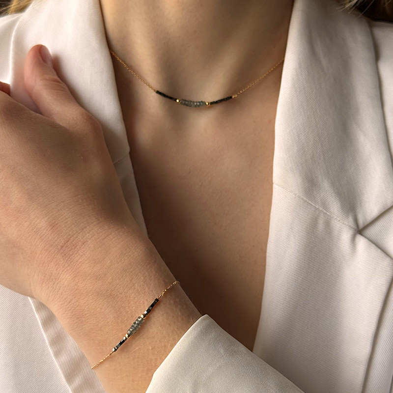 Collier or 18 carats Diamants et Saphir