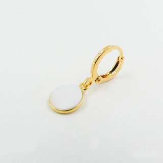 Boucle à l'unité dorée ronde nacre