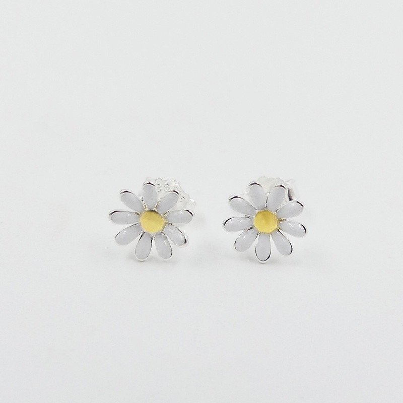 Clous Argent Enfant petites marguerites