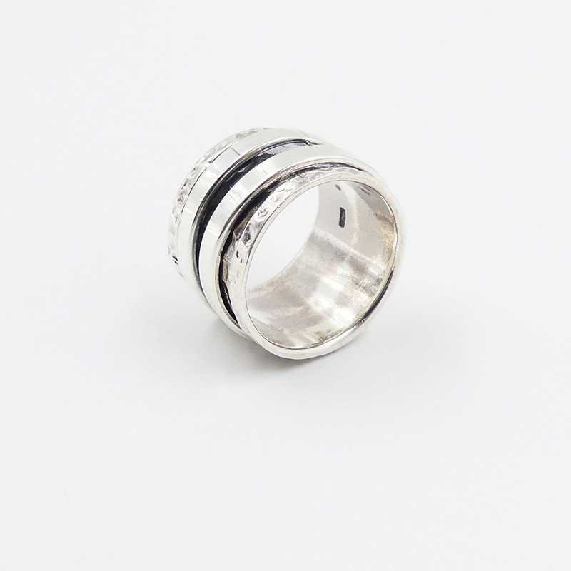 Bague Argent bordure martelée