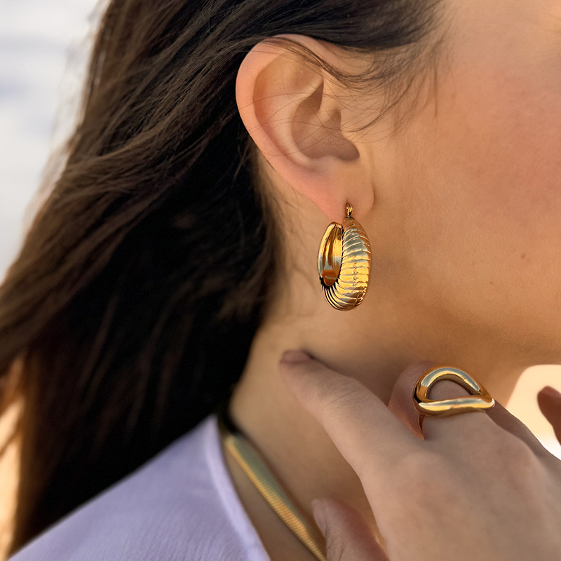 Créoles acier doré épaisses texturées