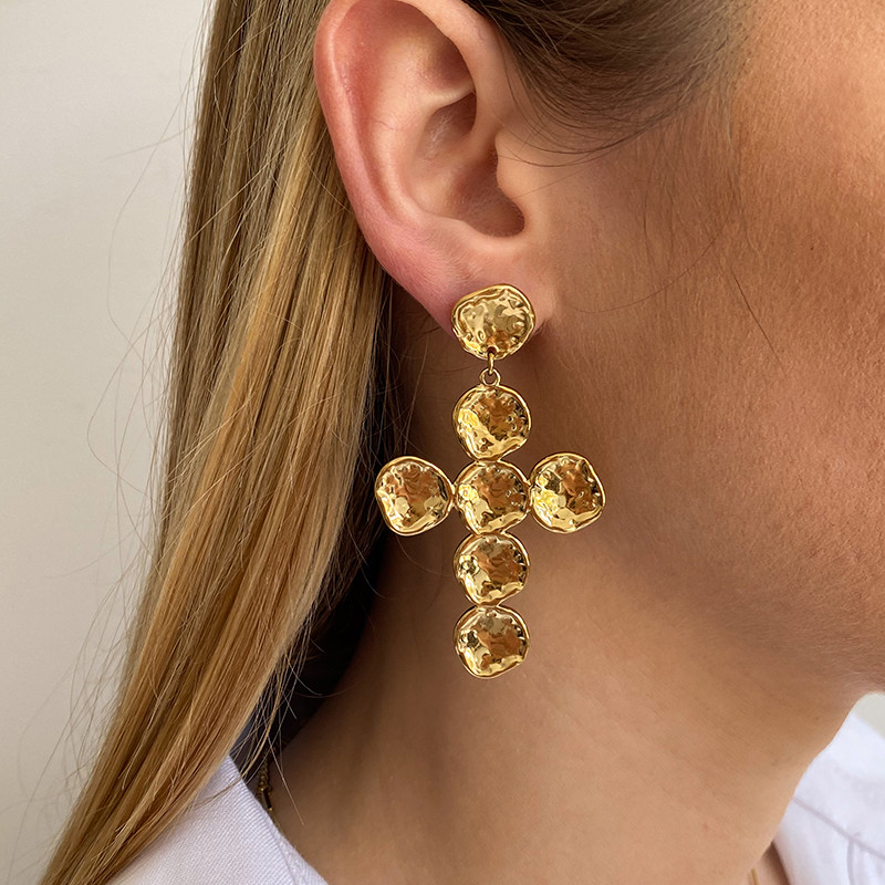 Boucles d’oreilles acier pendantes croix