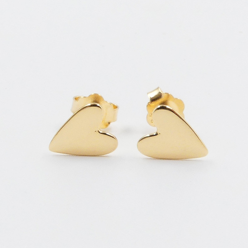 Clous d'oreilles coeurs