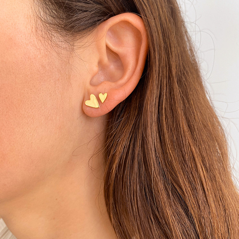 Clous d'oreilles coeurs
