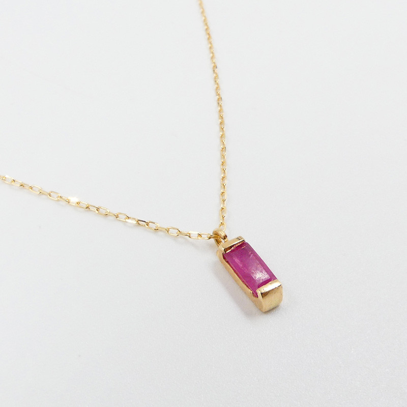 Collier or 18 carats baguette Rubis