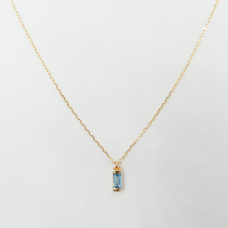 Collier or 18 carats baguette Topaze Bleue