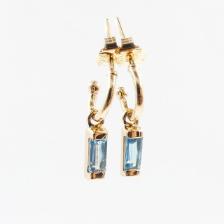Boucles d’oreilles pendantes or 18 carats et Topaze bleue