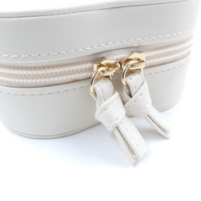 Boîte à bijoux coeur en simili cuir