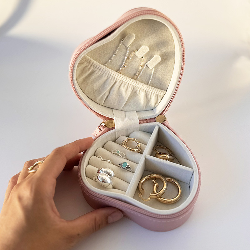Boîte à bijoux coeur en simili cuir