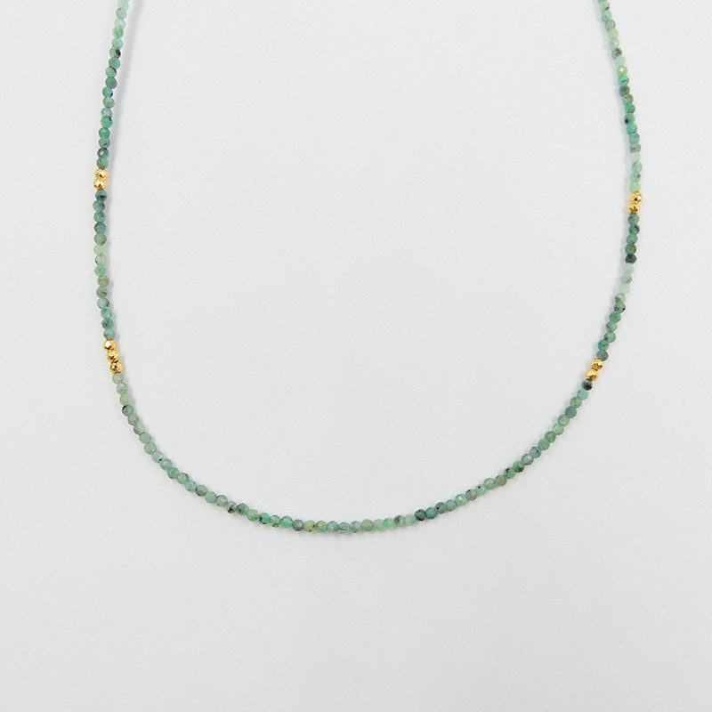 Collier doré pierres fines ras de cou