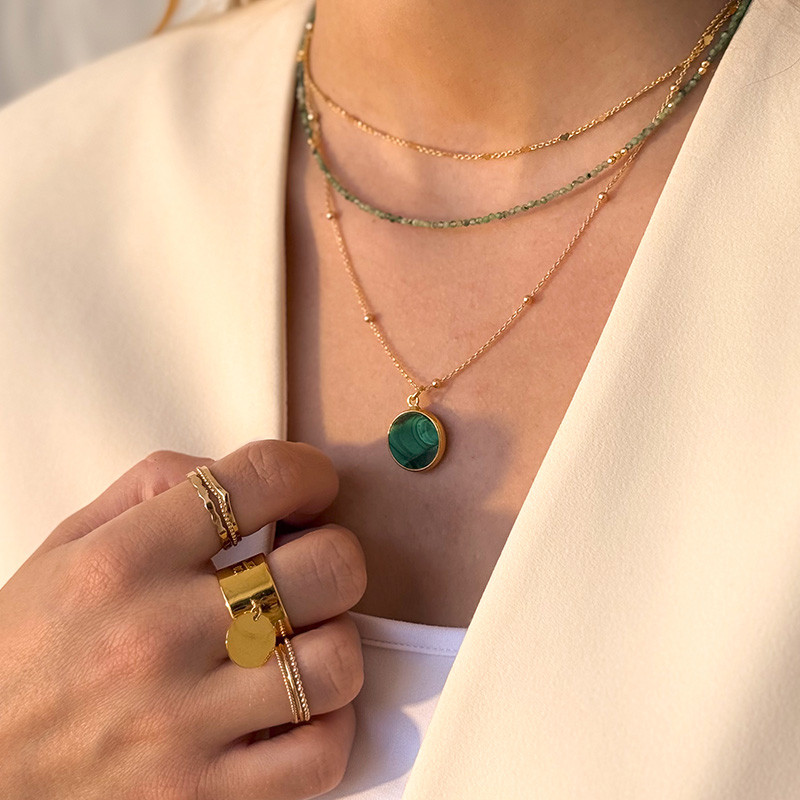 Collier doré pierres fines ras de cou