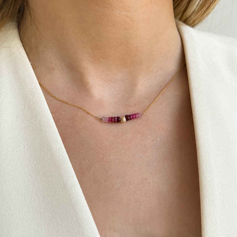 Collier or 18 carats et rubis