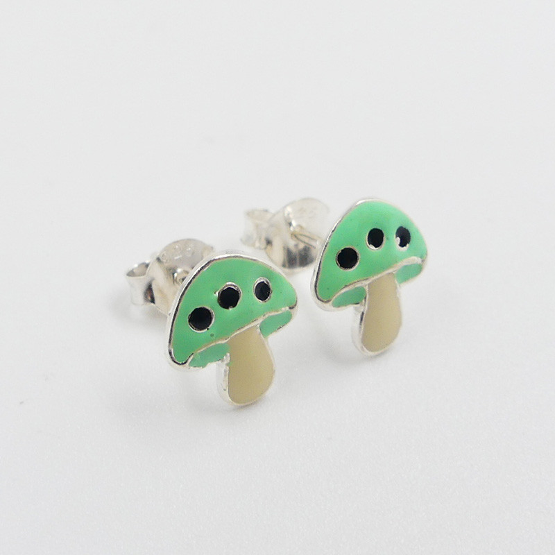 Clous argent enfant champignon