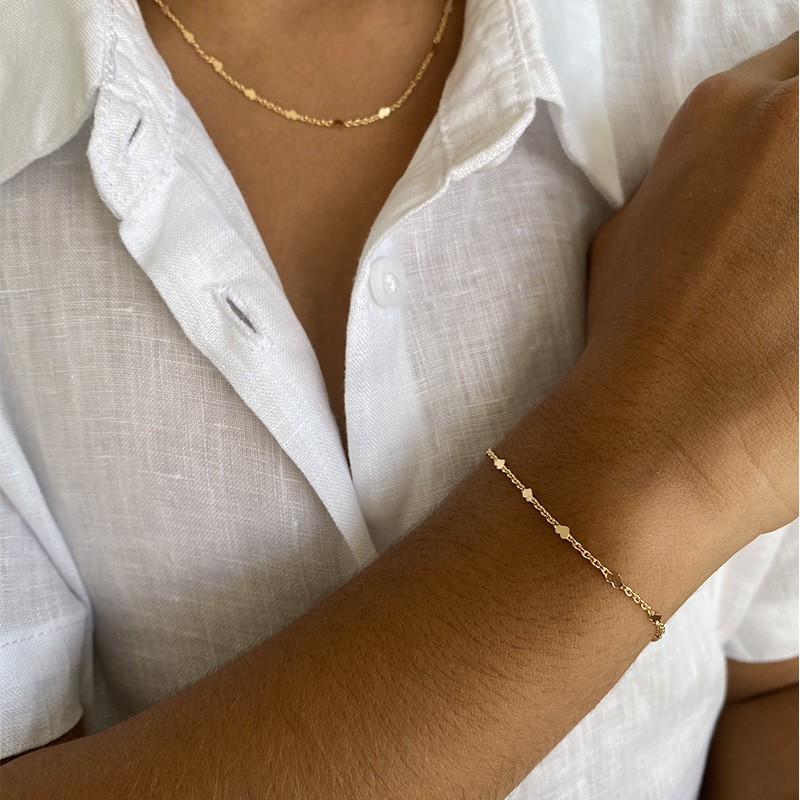 Bracelet enfant plaqué or avec petits coeurs