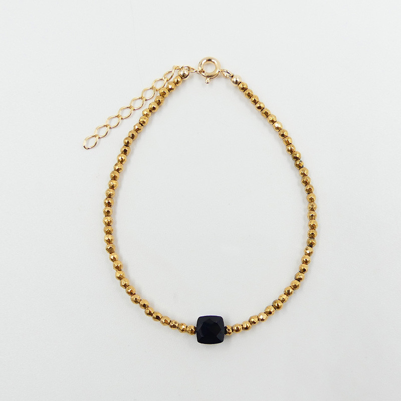 Bracelet fin doré et Onyx Noir