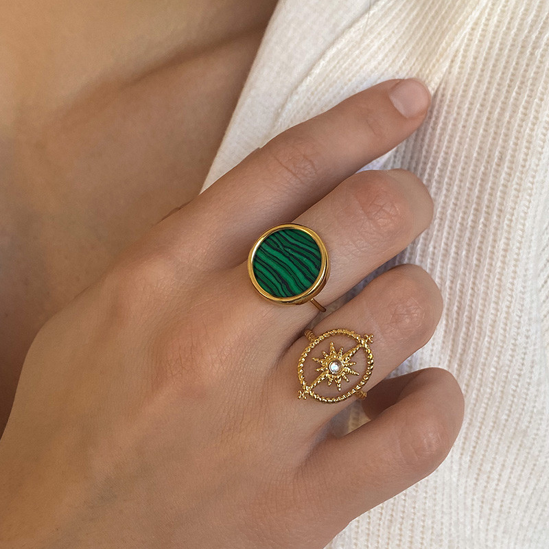 Bague ajustable acier doré pierre verte