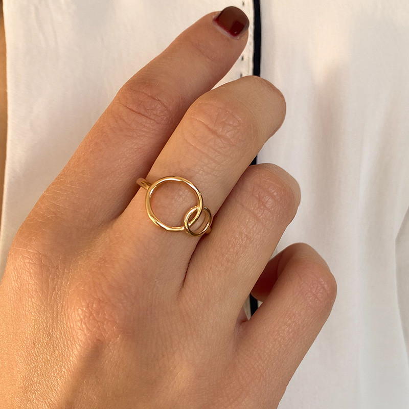 Bague Dorée double anneaux enlacés