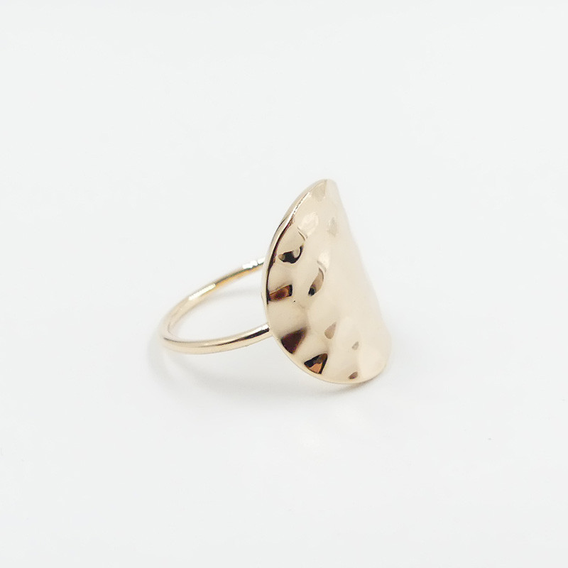 Bague dorée cercle martelé