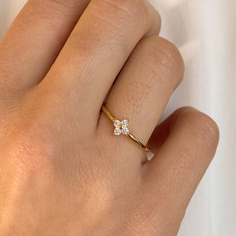 Bague Dorée trèfle strass