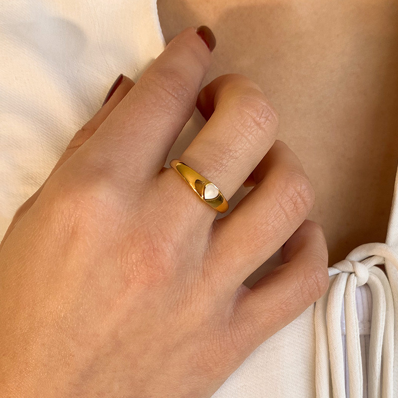 Bague dorée chevalière coeur