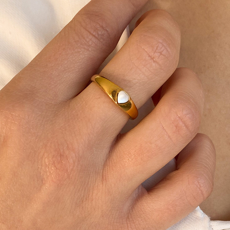 Bague dorée chevalière coeur