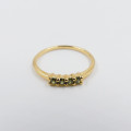 Bague fine Dorée 4 strass verts