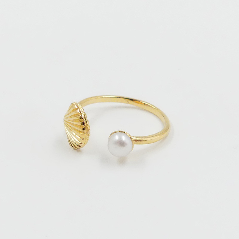 Bague dorée ouverte Coquillage et perle