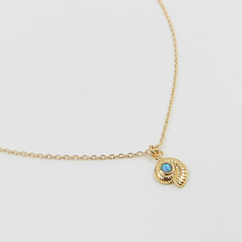 Collier Plaqué or coquillage opale synthèse bleue