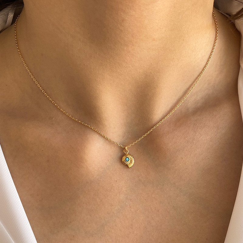 Collier Plaqué or coquillage opale synthèse bleue