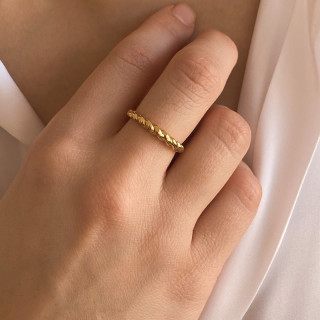 Bague dorée fine torsadée ajustable