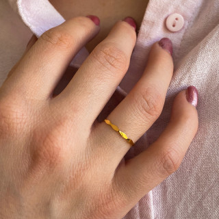 Bague dorée fine vague