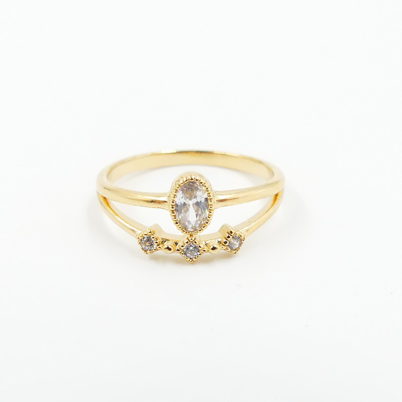 Bague dorée couronne strass