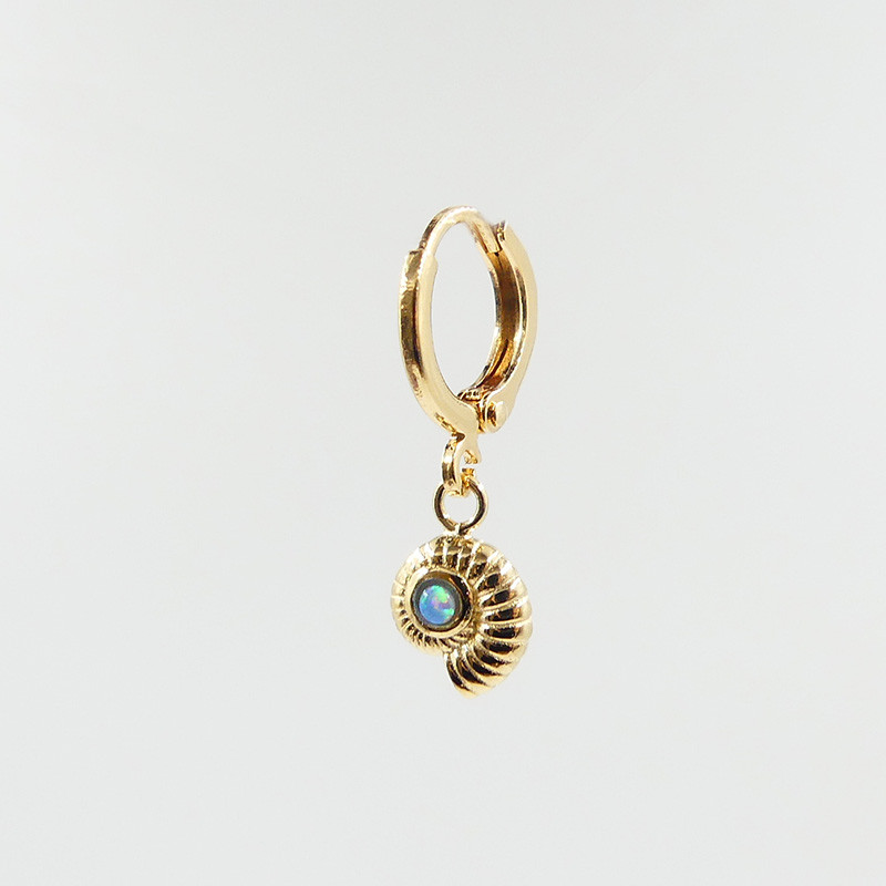 Boucle à l'unité dorée Coquillage opale synthèse bleue