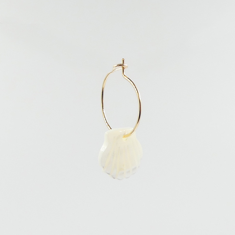 Boucle à l'unité plaqué or coquillage nacre