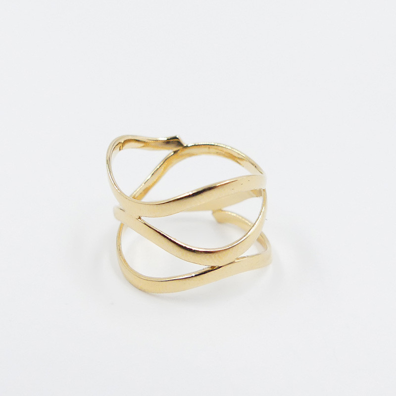 Bague dorée entrelacs