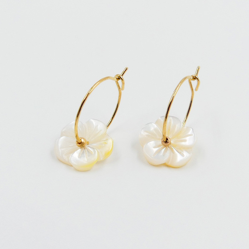 Créoles Doré 15mm fleur nacre