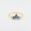 Bague Dorée couronne strass bleu