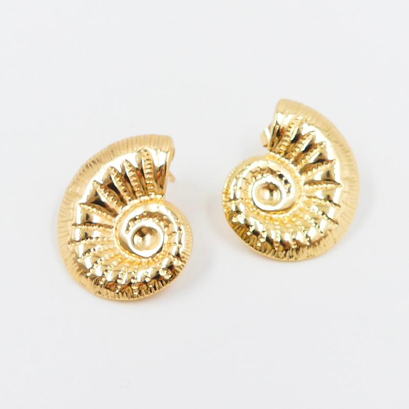 Boucles d’oreilles acier doré coquillage