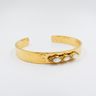 Jonc ouvert acier doré et perles blanches