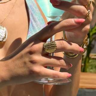 Bague large ajustable acier doré coquillage