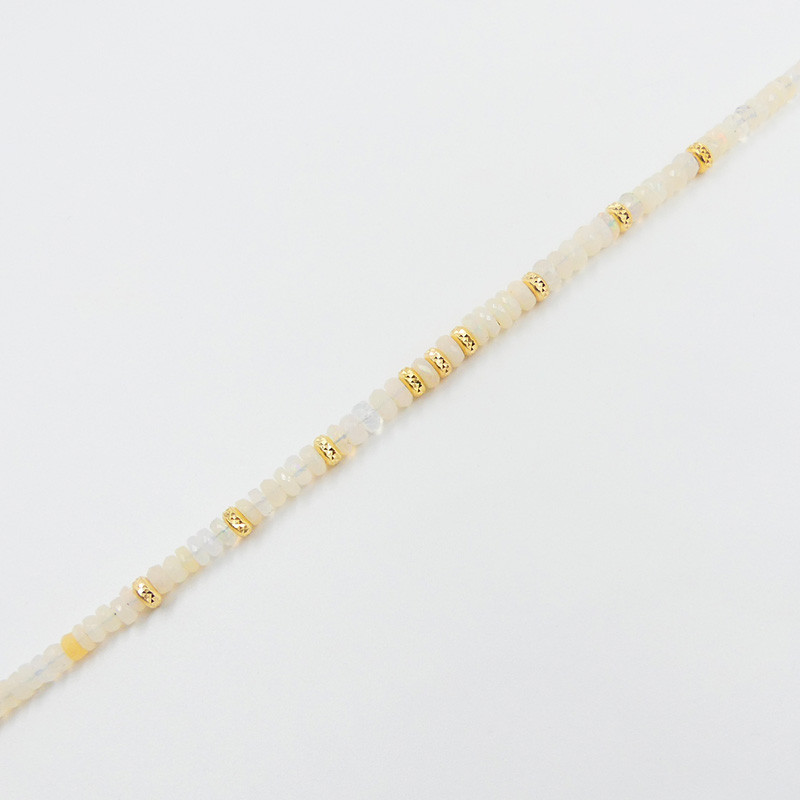 Collier Plaqué or pierres opale blanche