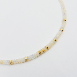 Collier Plaqué or pierres opale blanche