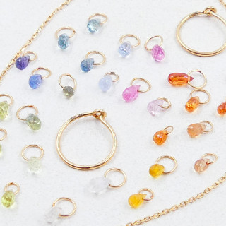 Charm's en or goutte saphir