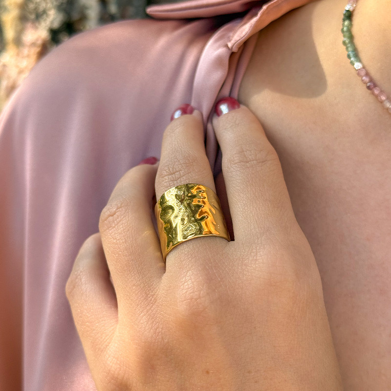 Bague large ajustable acier doré martelé