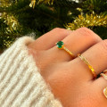 Bague Plaqué or strass et solitaire vert